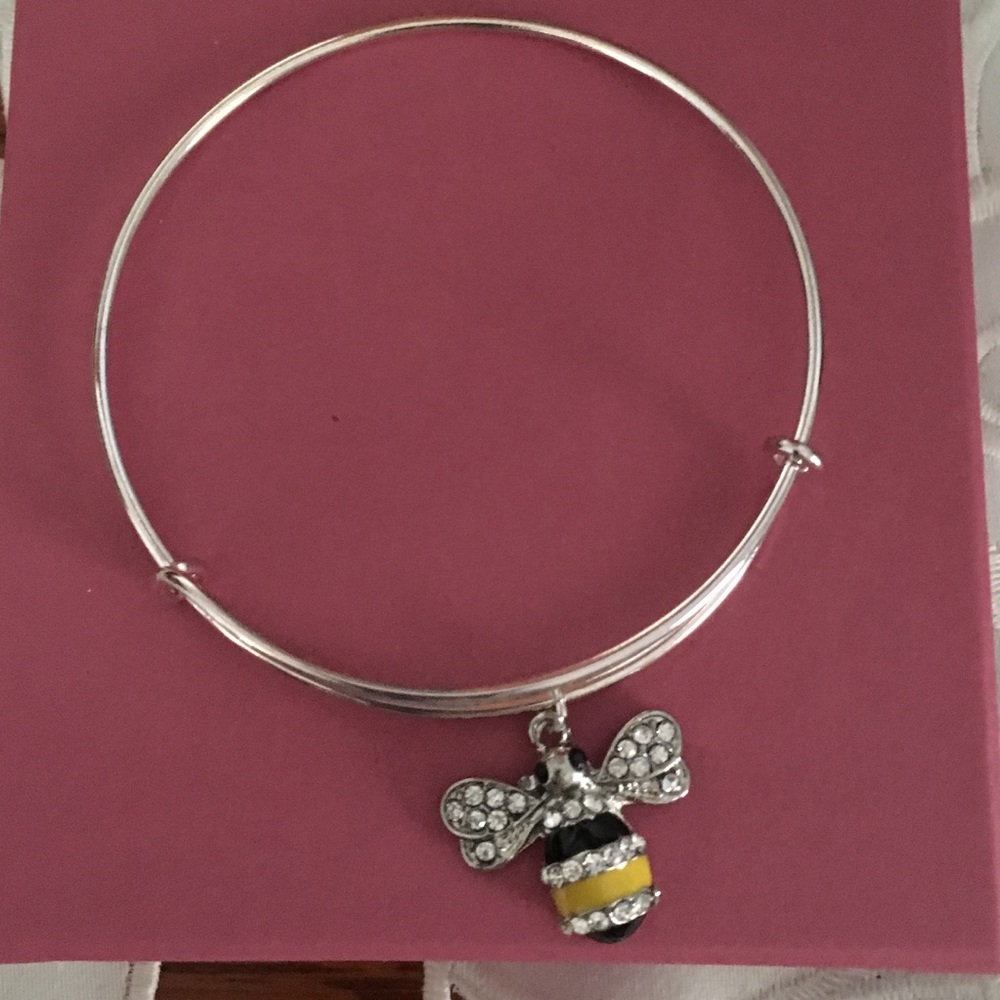 🔥LAST ONE🎉SILVER CRYSTAL BEE CHARM BRACELET 🐝 - Picture 2 of 4